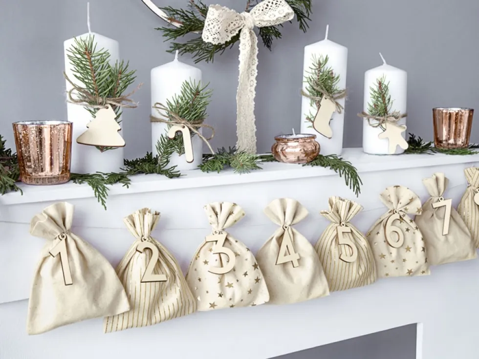 DIY Adventskalender med tygpåsar och träsiffror