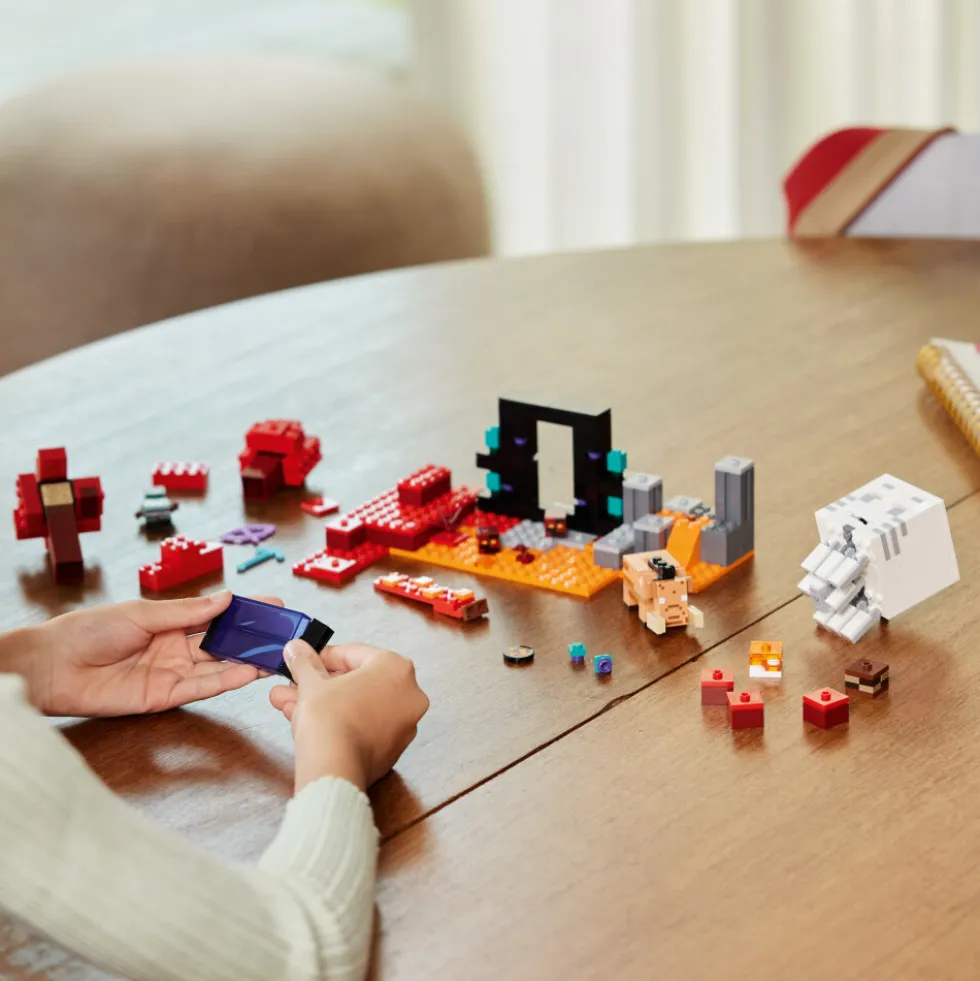 LEGO Minecraft - Attack vid Nether-portalen 8+